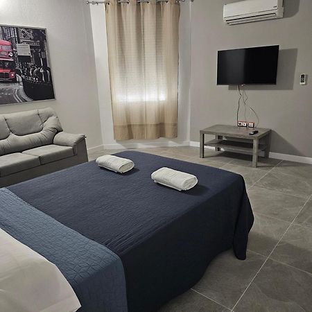 Hotel Velis Velez-Malaga Bagian luar foto