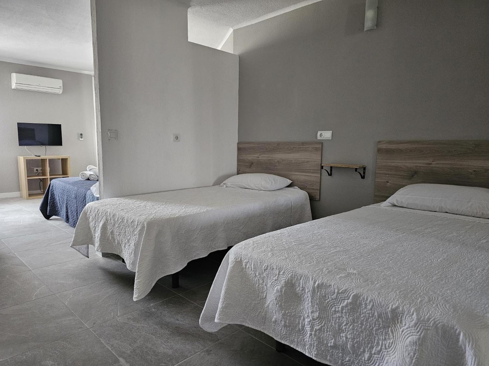 Hotel Velis Velez-Malaga Bagian luar foto