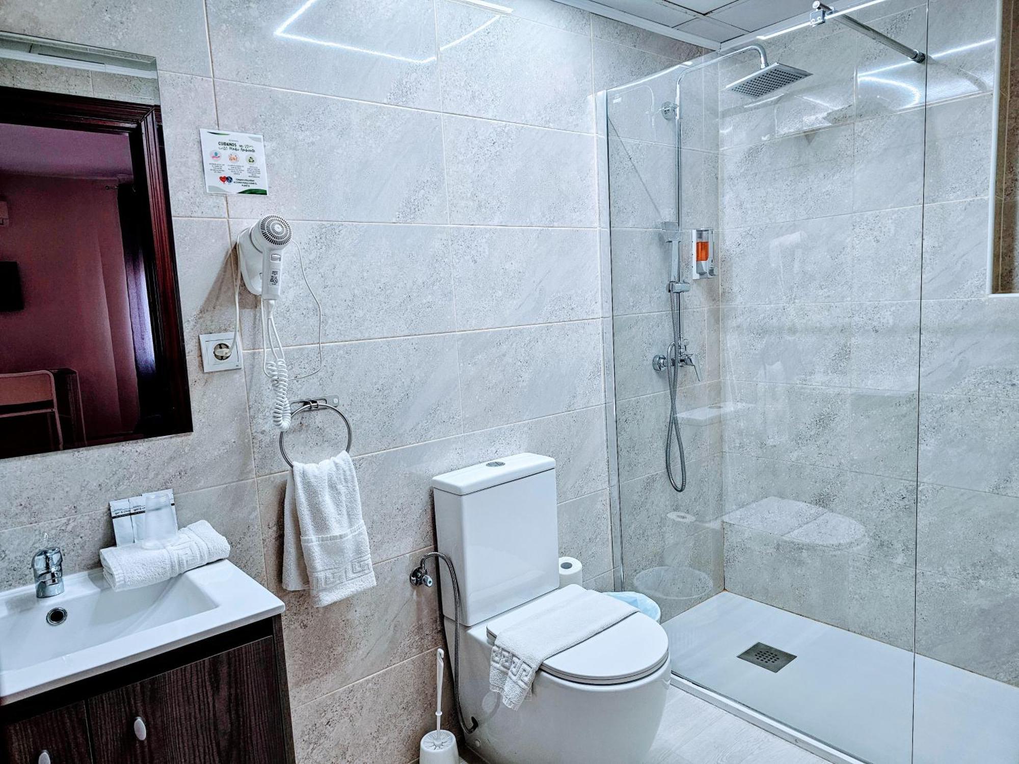 Hotel Velis Velez-Malaga Bagian luar foto